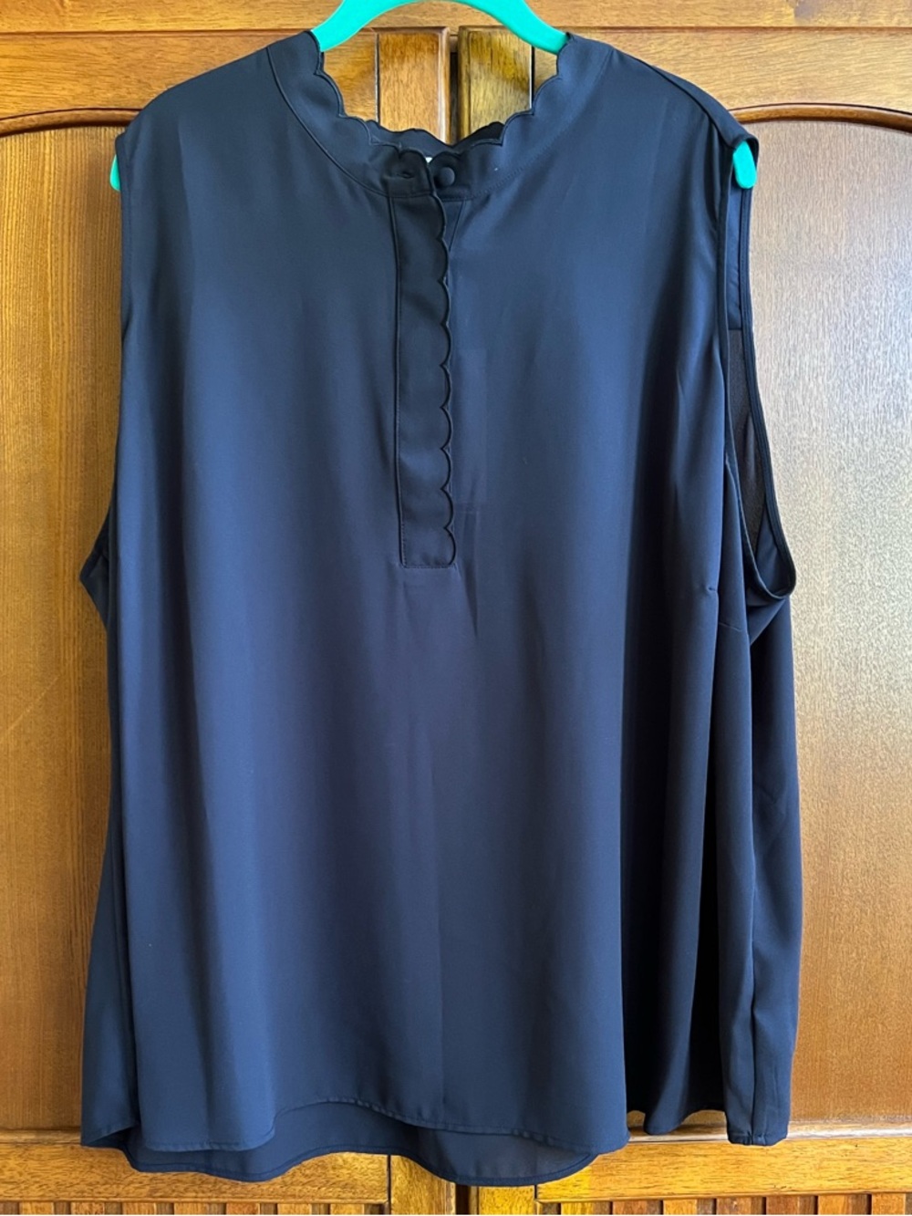 NWT Calvin Klein Navy Sleeveless Scallop Neck Blouse